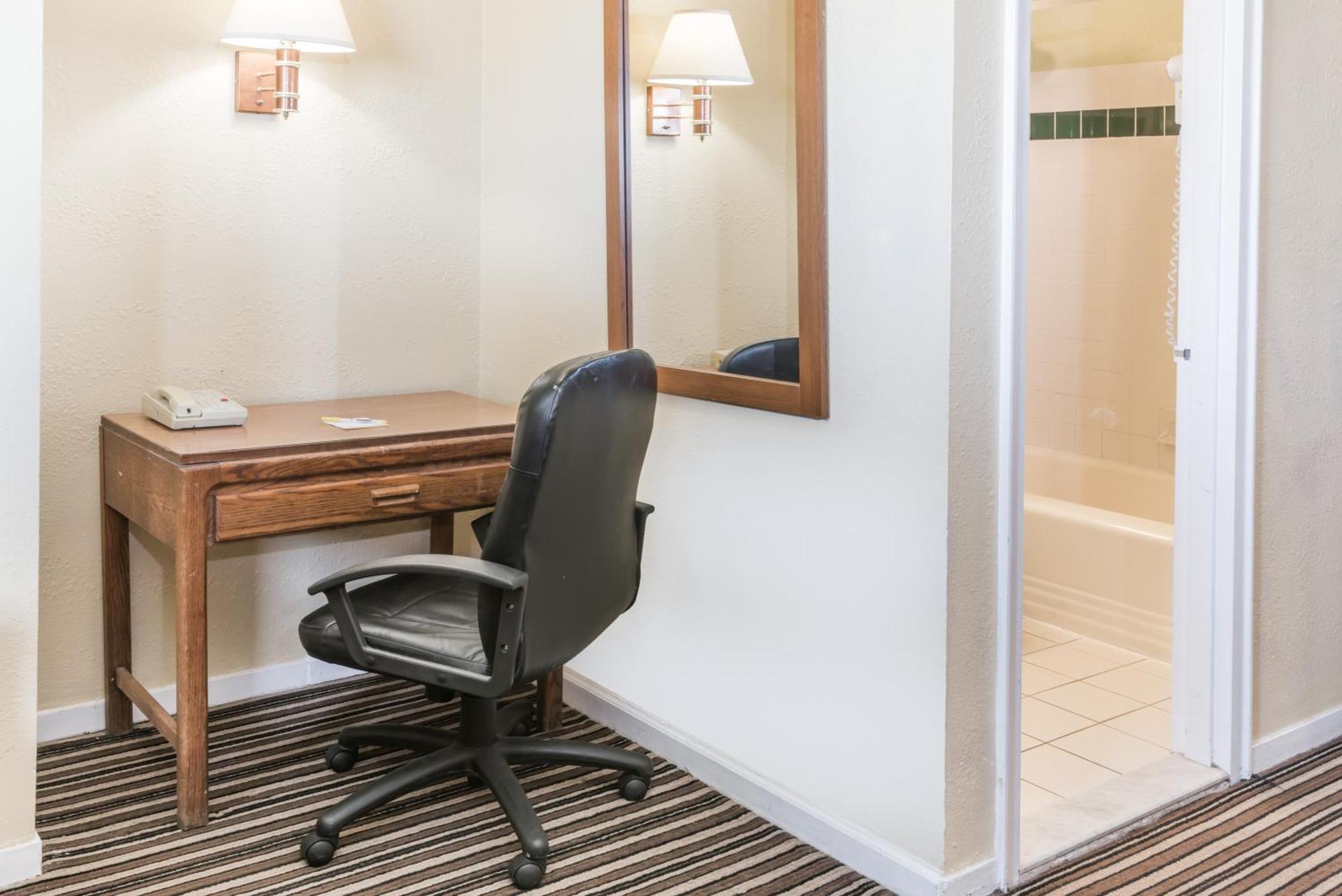 Days Inn by Wyndham Henrietta/Rochester Area Zimmer foto